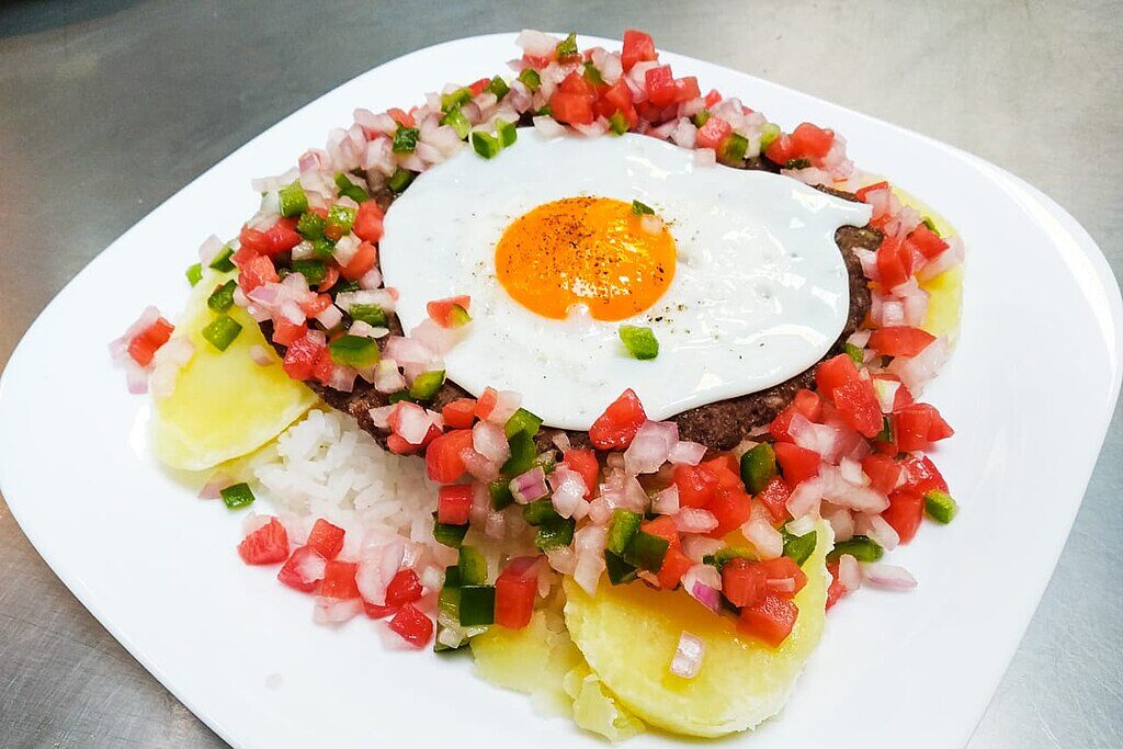 Silpancho Sucre Potosi Comida Boliviana Cultura Boliviana Bolívia Altiplanos Andinos Culinária Gastronomia